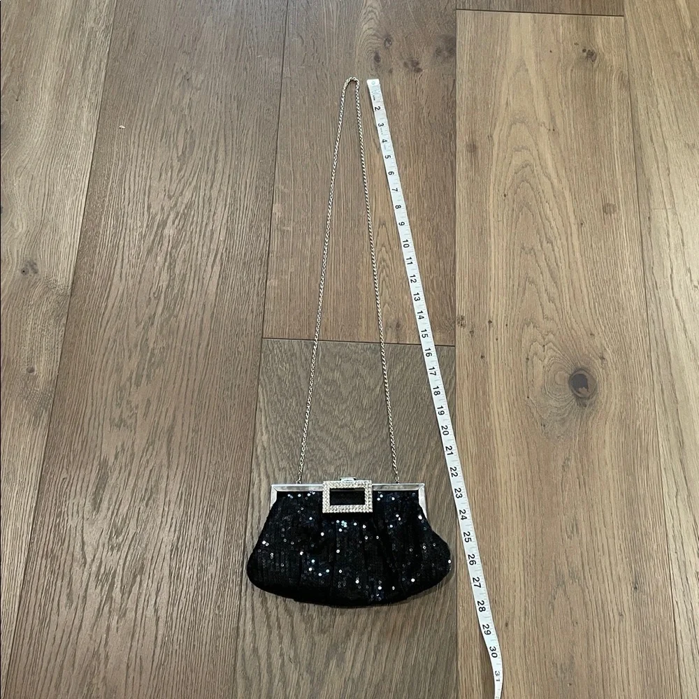 La Regale elegant black